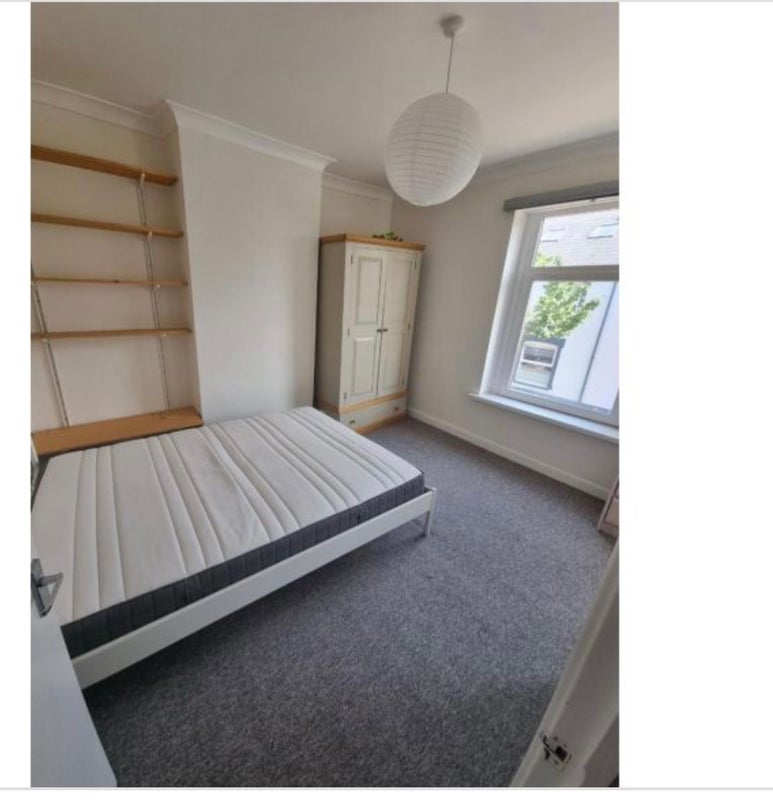 Room Rhymney Street in Cardiff