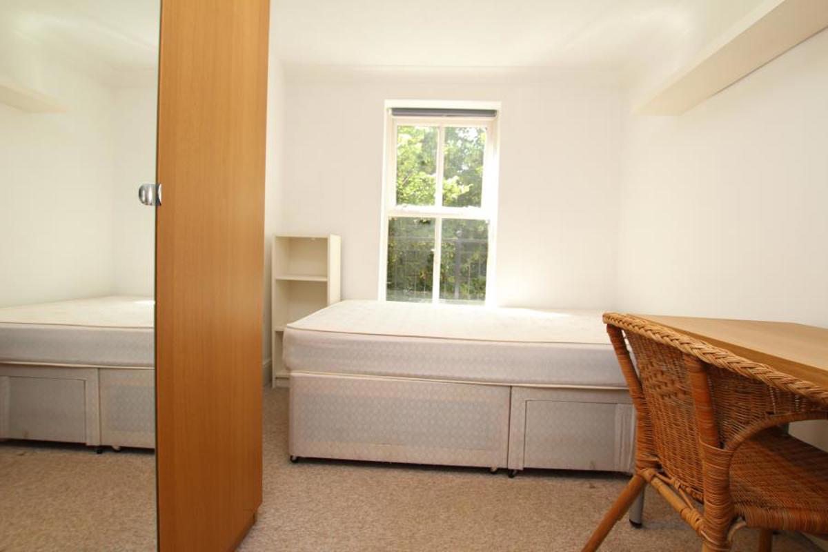 Flat Wren Close in Stoke Gifford