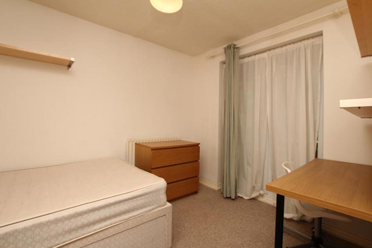Flat Wren Close in Stoke Gifford