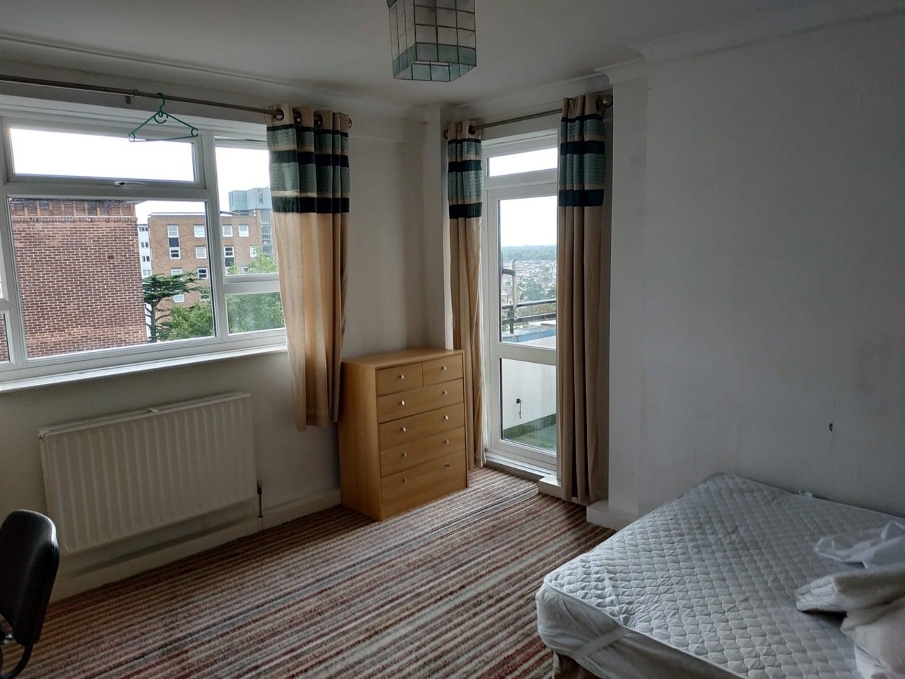 Flat Cumberland House in Greater London
