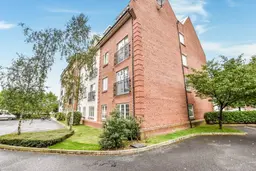 Flat Greenings Court in Warrington