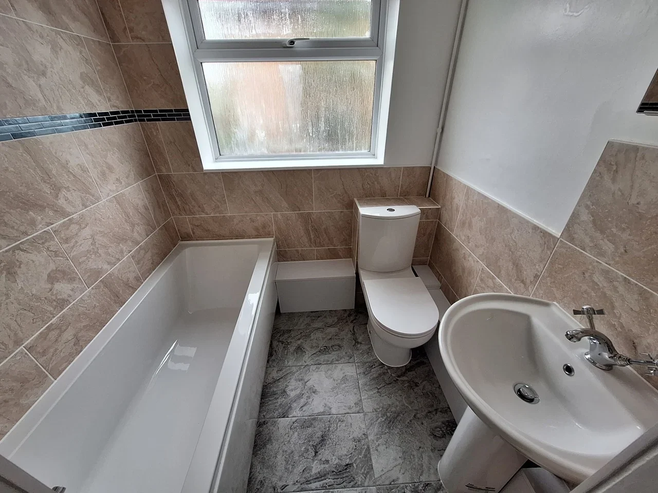 Flat Brunel Road in Maidenhead