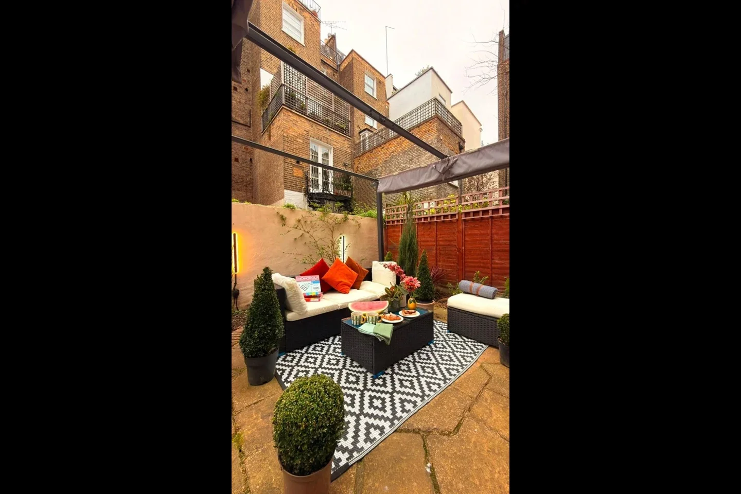 Flat Alderney Street in City of Westminster