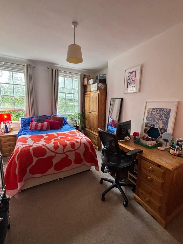 Room Tredegar Square in Greater London