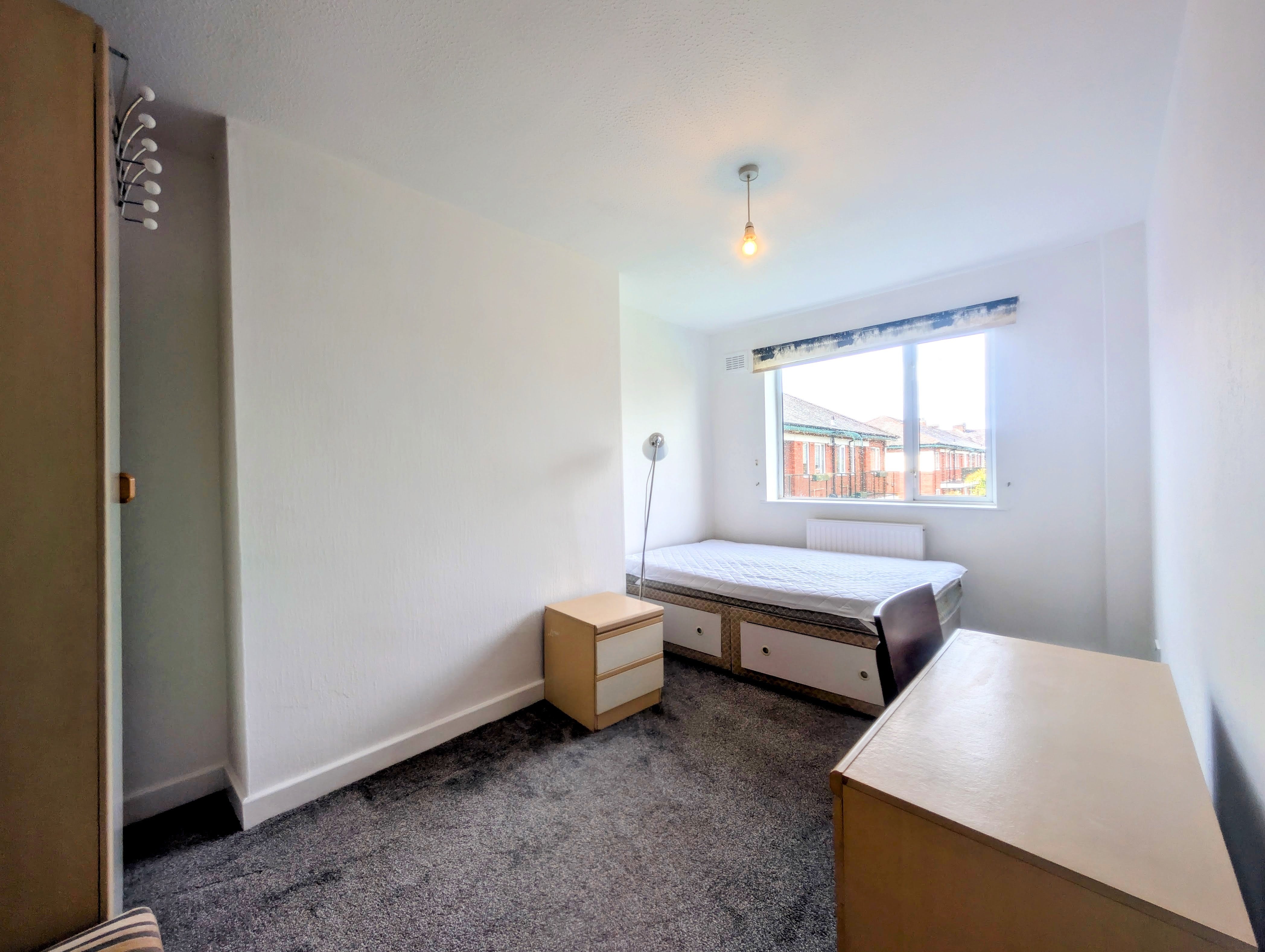 Flat Eccles New Road in Salford
