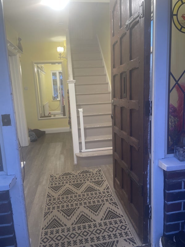 Room Davidson Road in Greater London