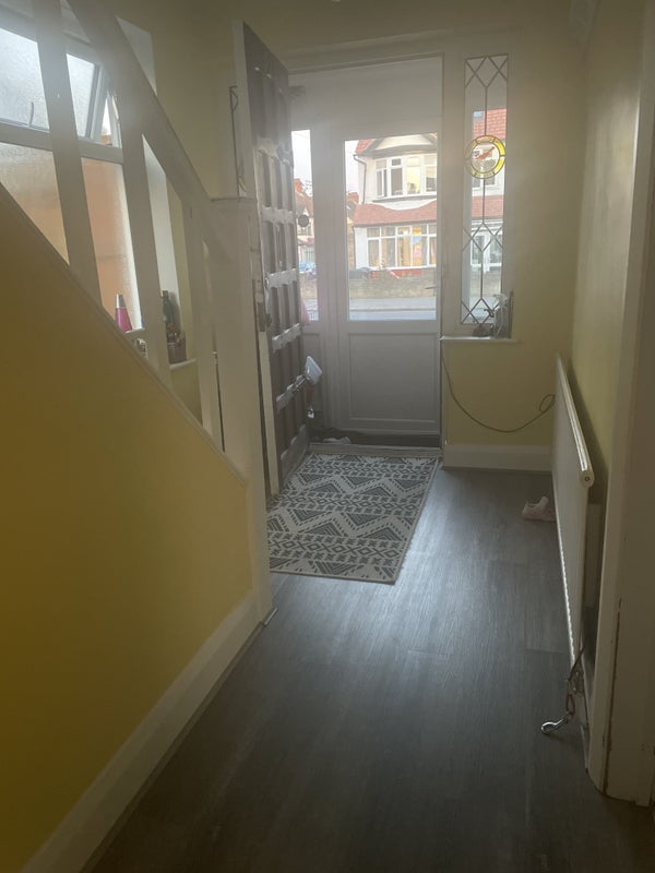 Room Davidson Road in Greater London