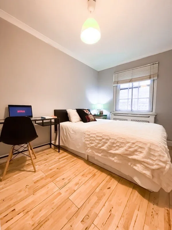 Room Saint Michael's Street in City of Westminster