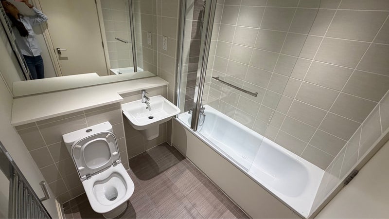 Room New Village Avenue in Greater London