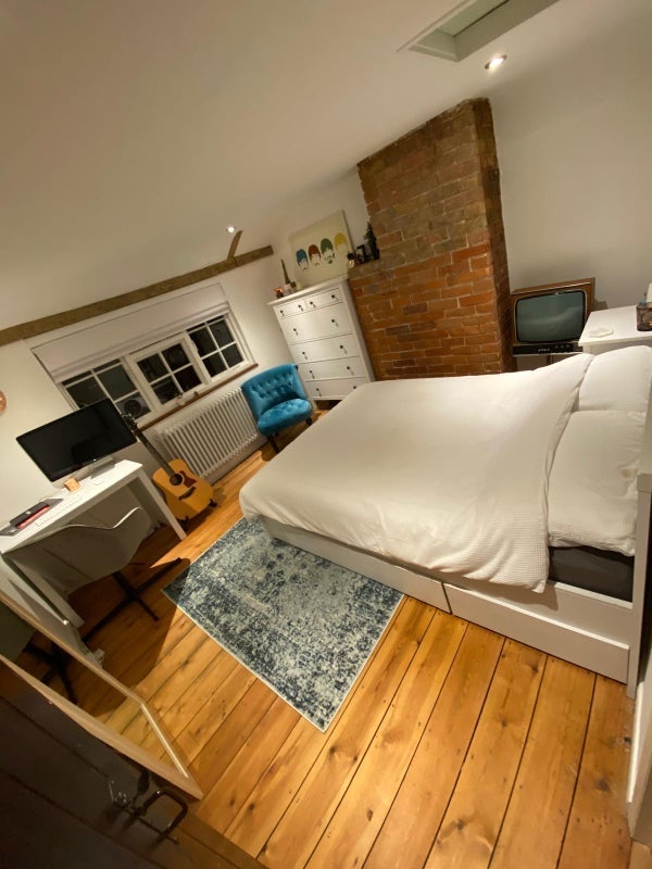 Room Harlow Road in Epping Forest