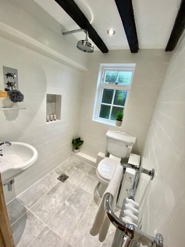Room Harlow Road in Epping Forest