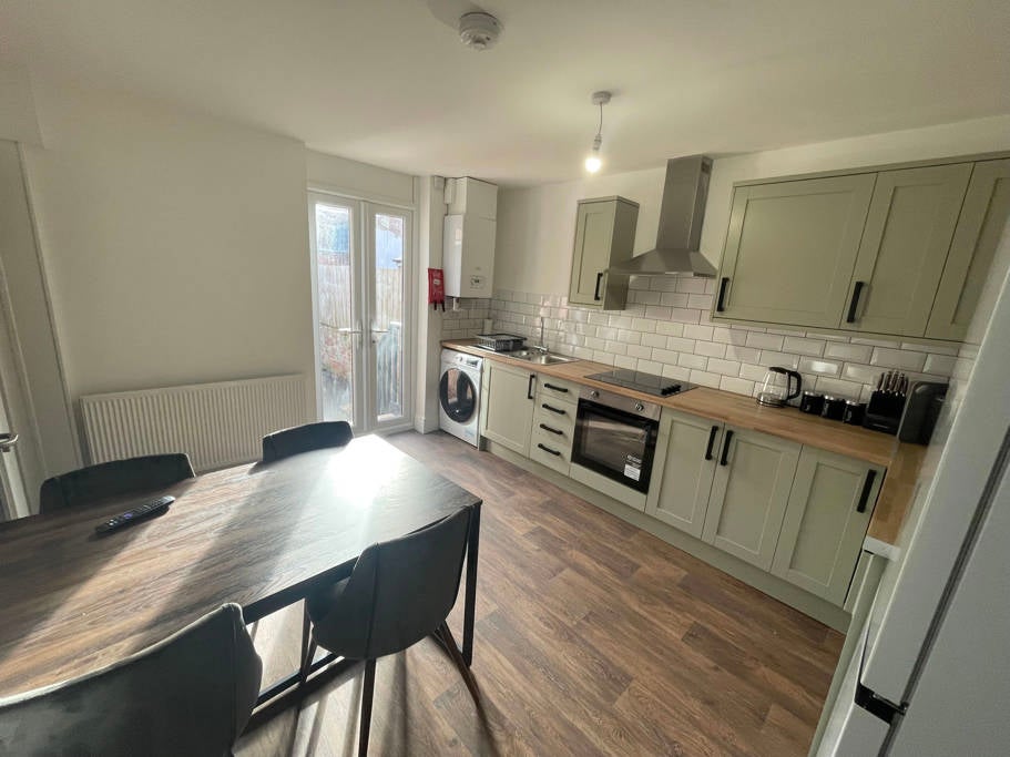Room Easson Road in Darlington