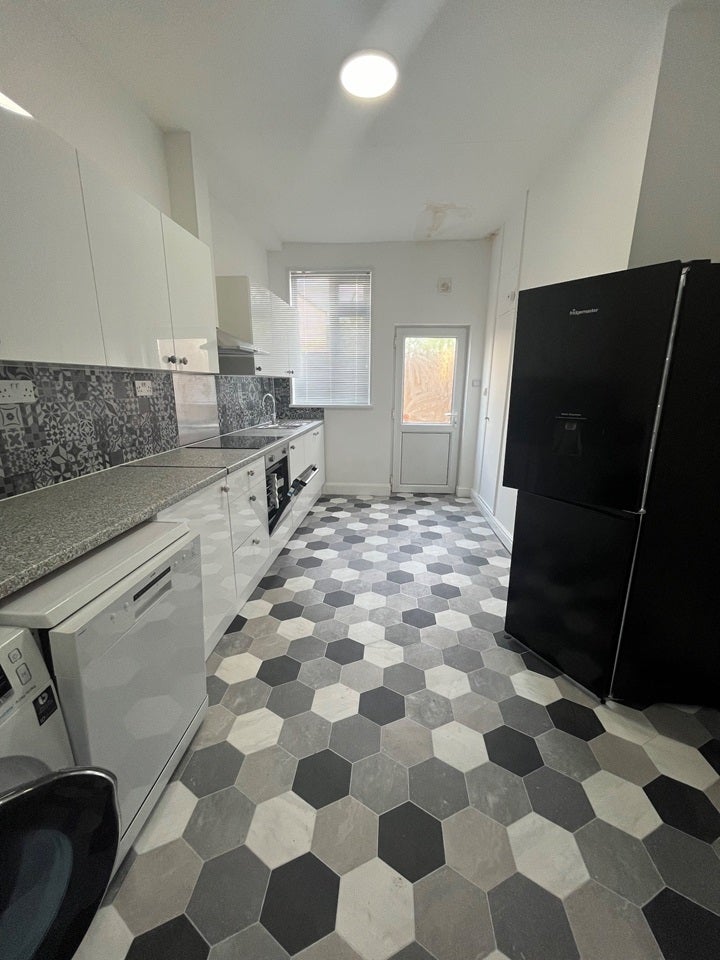 Flat Elnor Street in Amber Valley