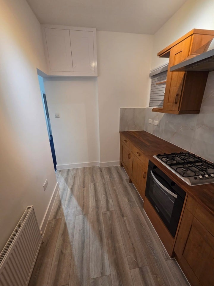 Flat Riggindale Road in Greater London