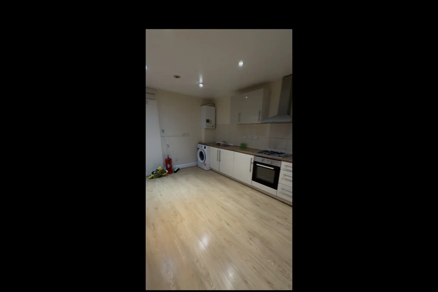 Flat Southend Lane in Greater London