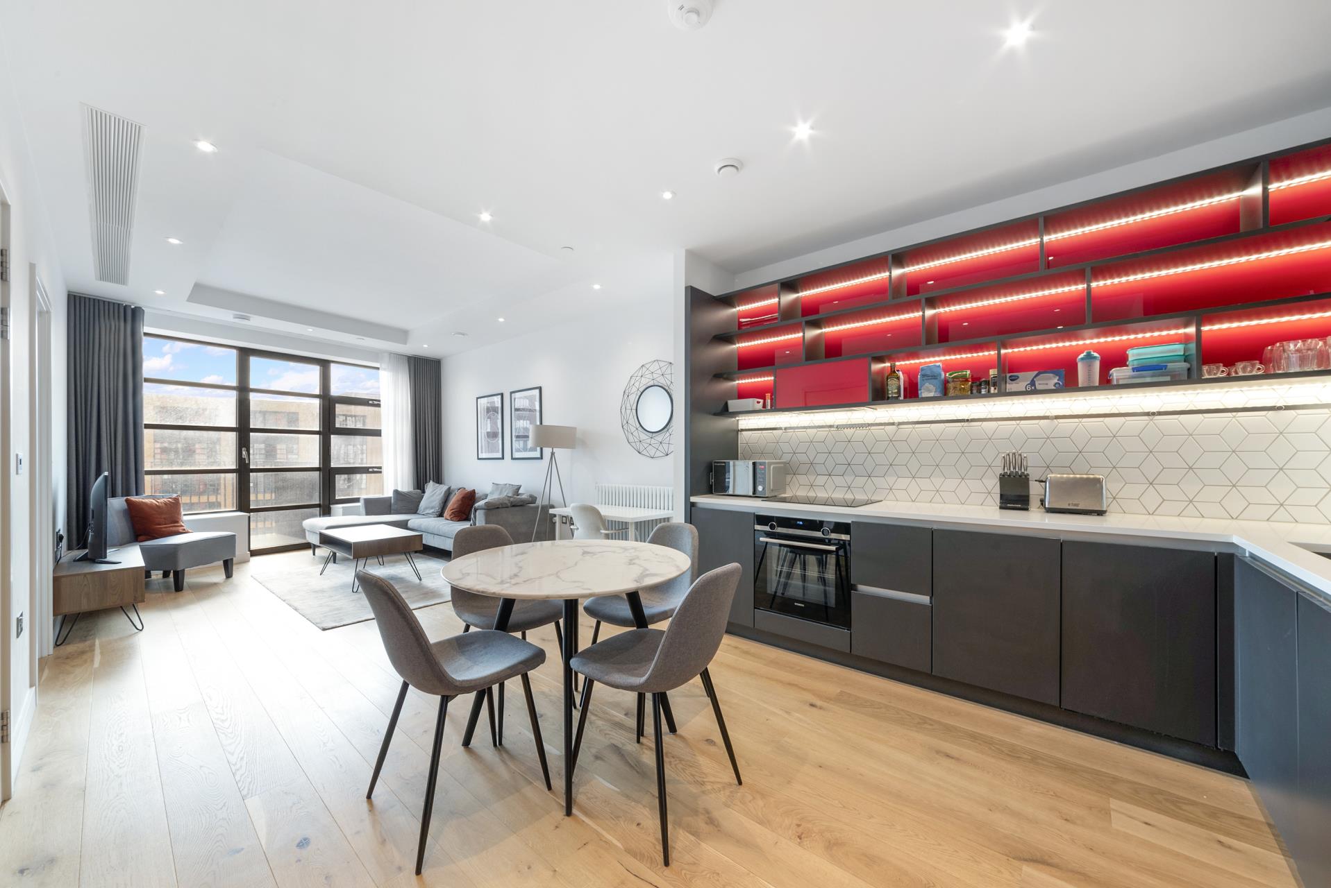 Flat City Island Way in Greater London