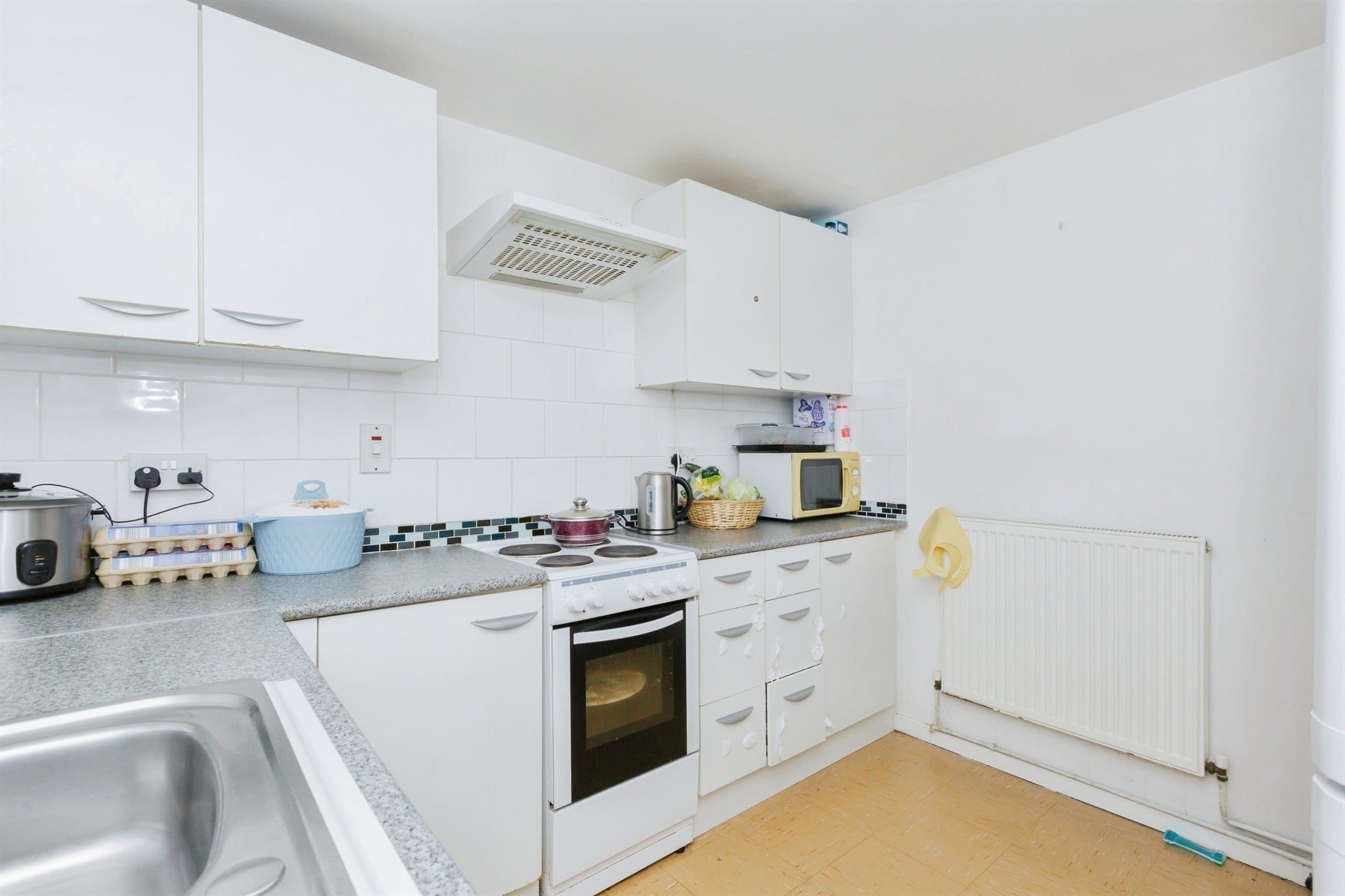 Flat Neston Gardens in Leicester