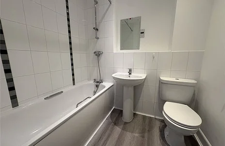 Flat Sundeala Close in Borough of Spelthorne