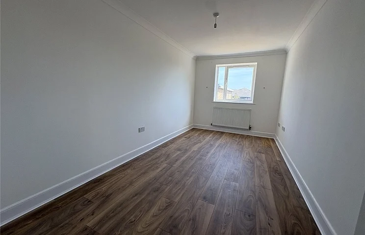 Flat Sundeala Close in Borough of Spelthorne