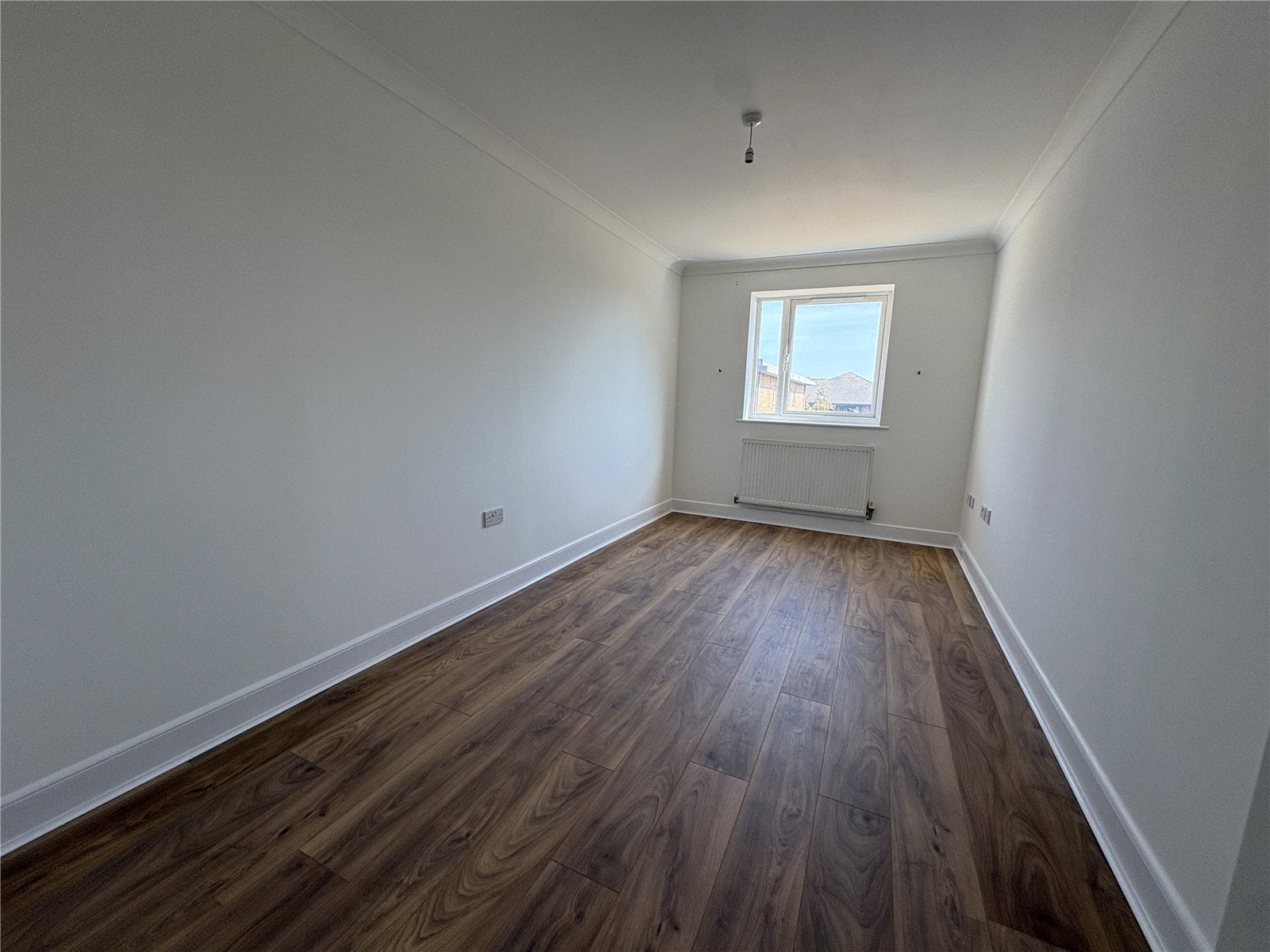Flat Sundeala Close in Borough of Spelthorne