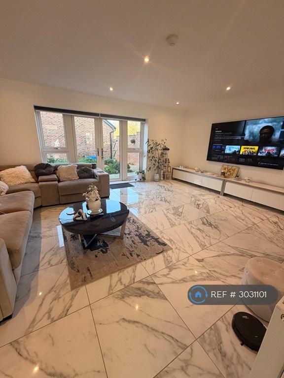 Room Gliders Drive in Greater London
