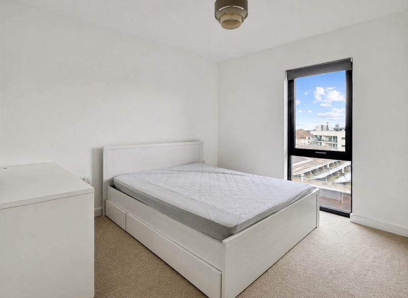 Flat Cotall Street in Greater London