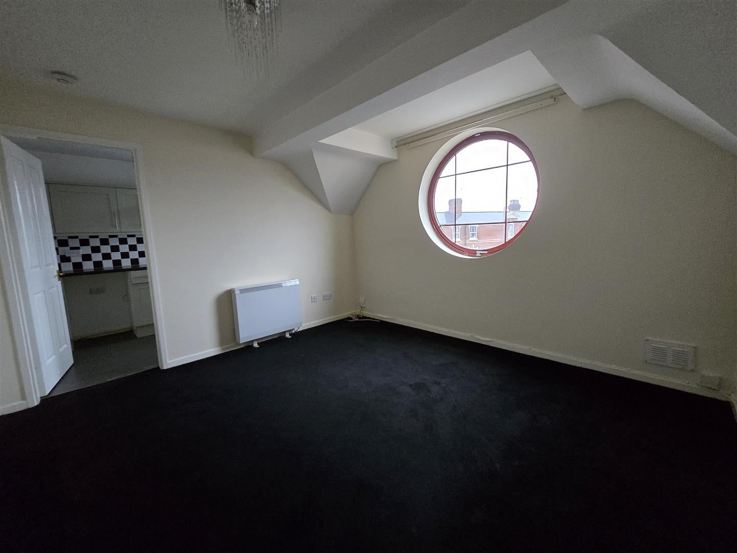 Flat Radford Avenue in Wyre Forest