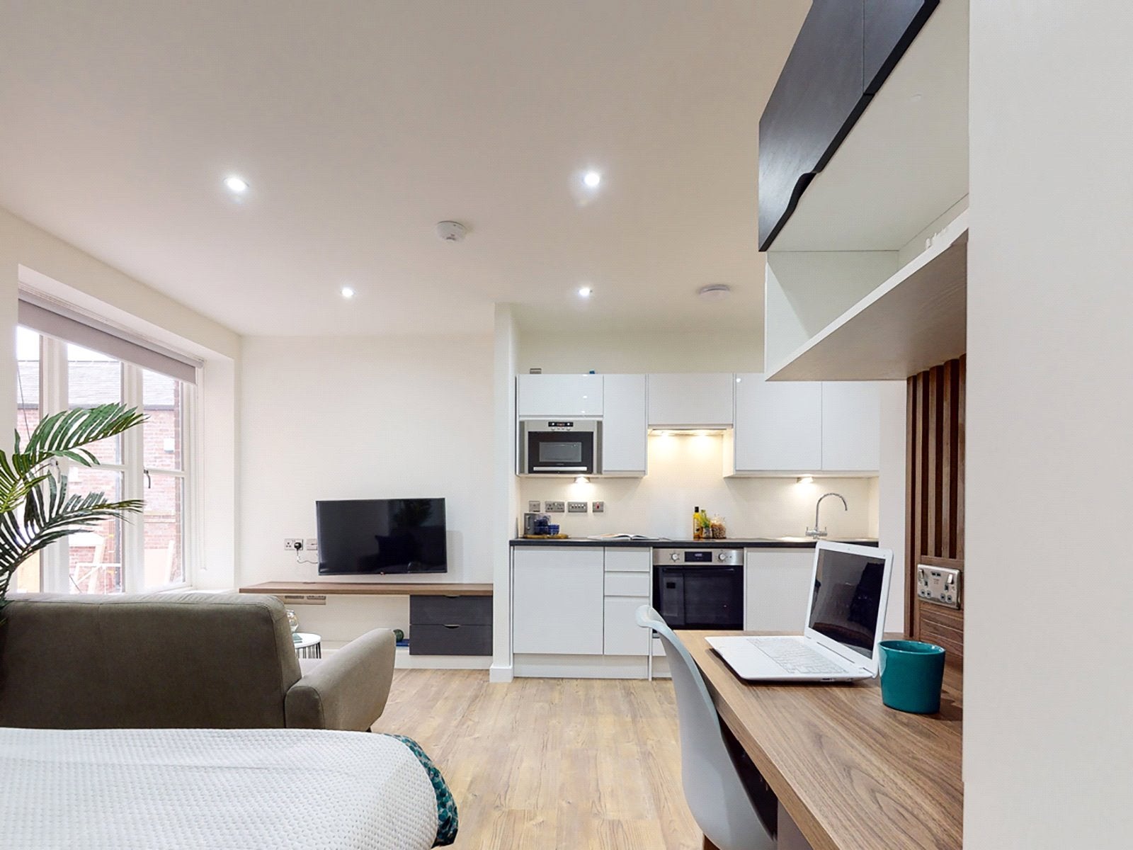 Flat Clarendon Road in Leeds