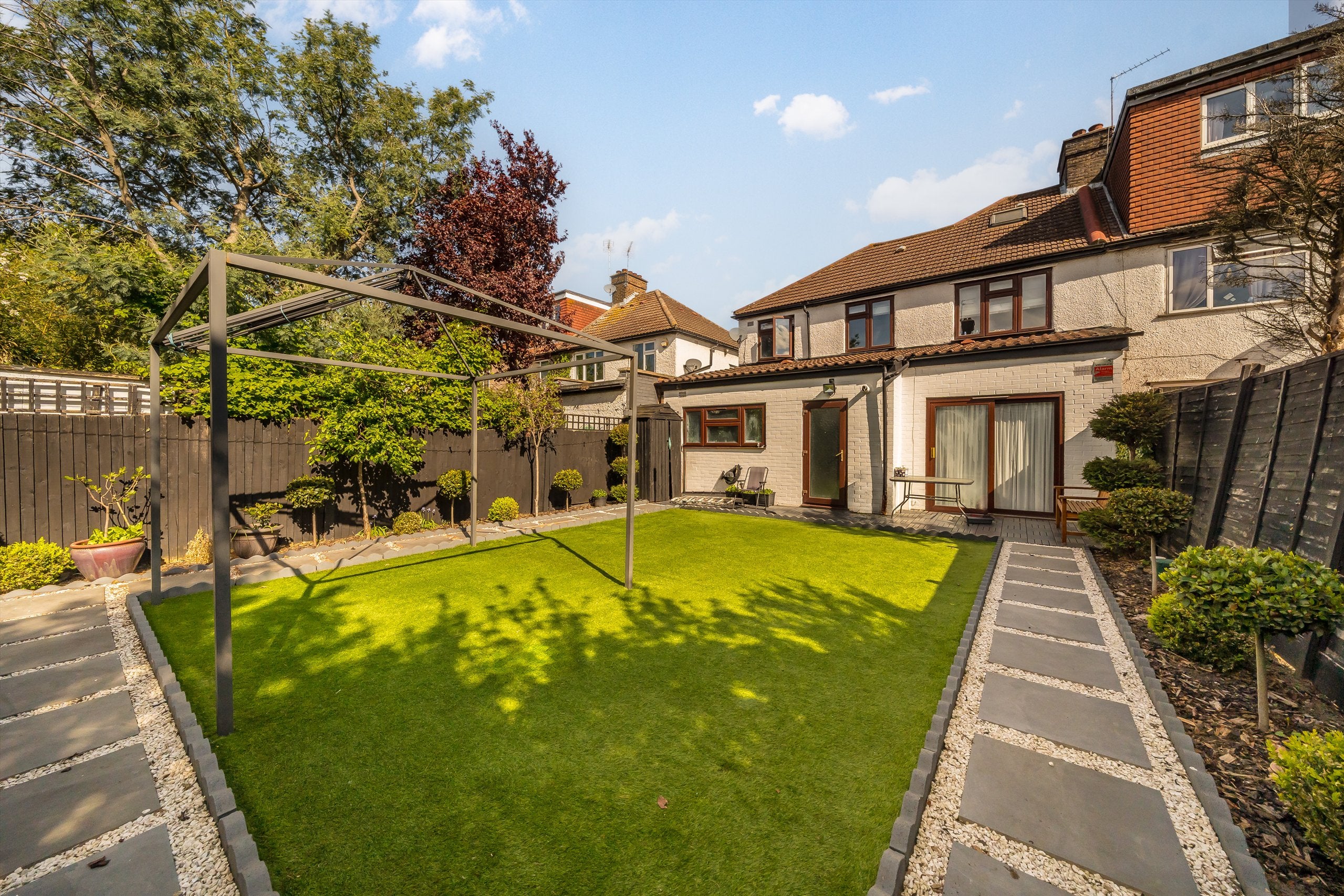 House Fleetwood Road in Greater London