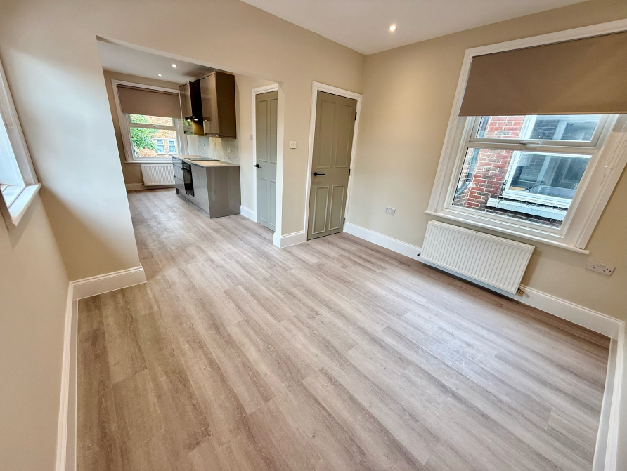 Flat Fawcett Road in Portsmouth