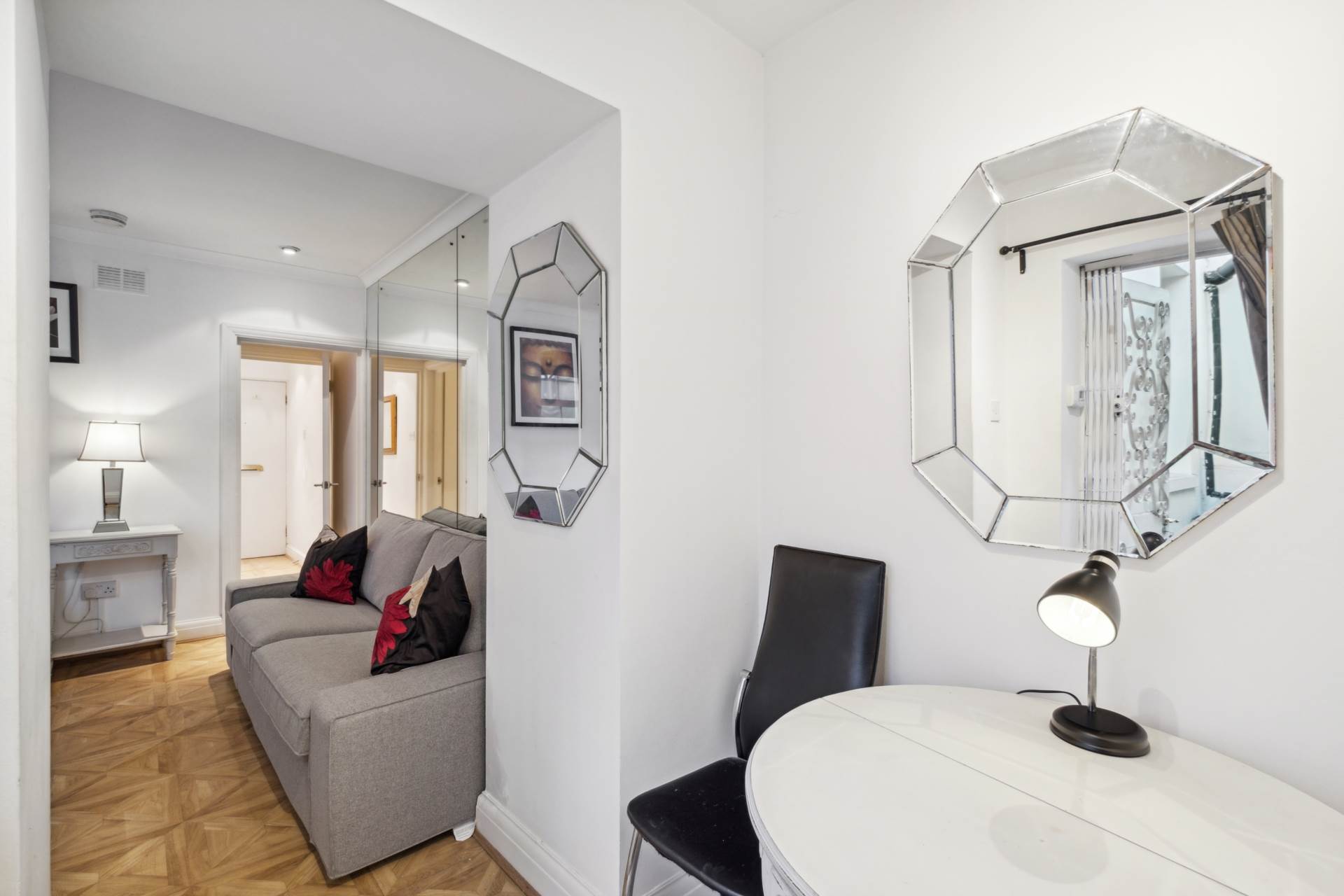 Flat Rutland Gate in City of Westminster