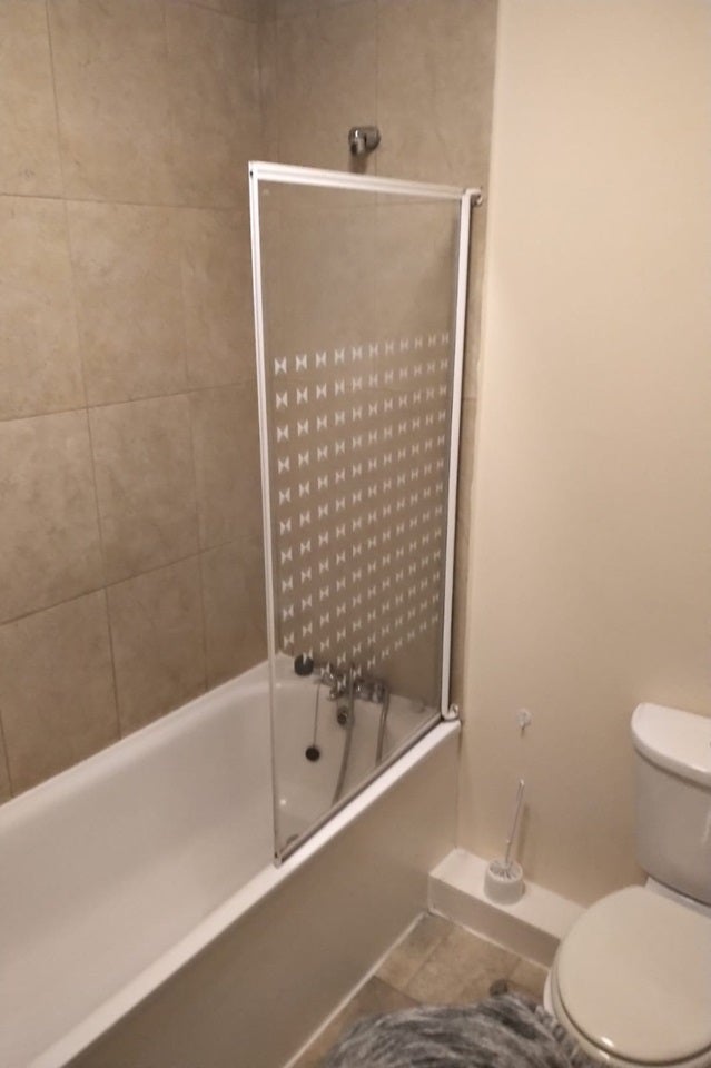 Room Valnay Street in Greater London