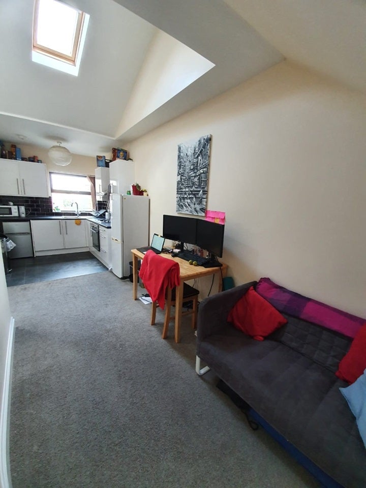 Room Valnay Street in Greater London