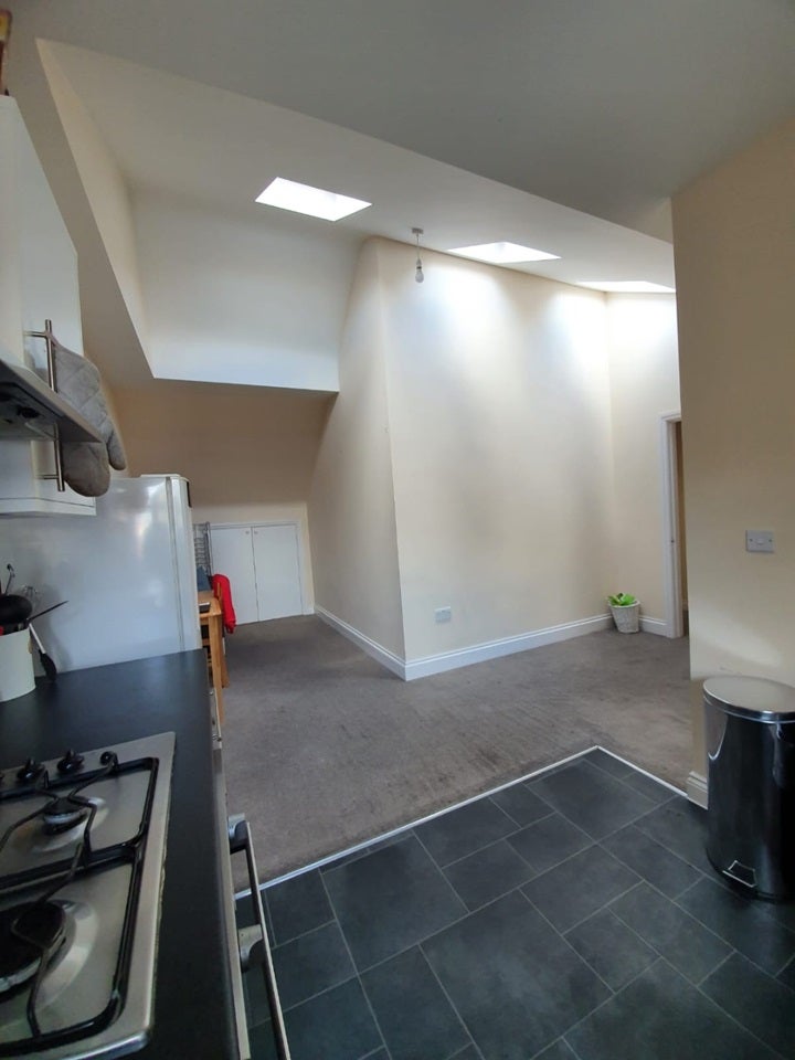 Room Valnay Street in Greater London