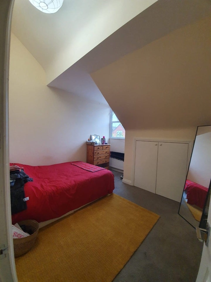 Room Valnay Street in Greater London