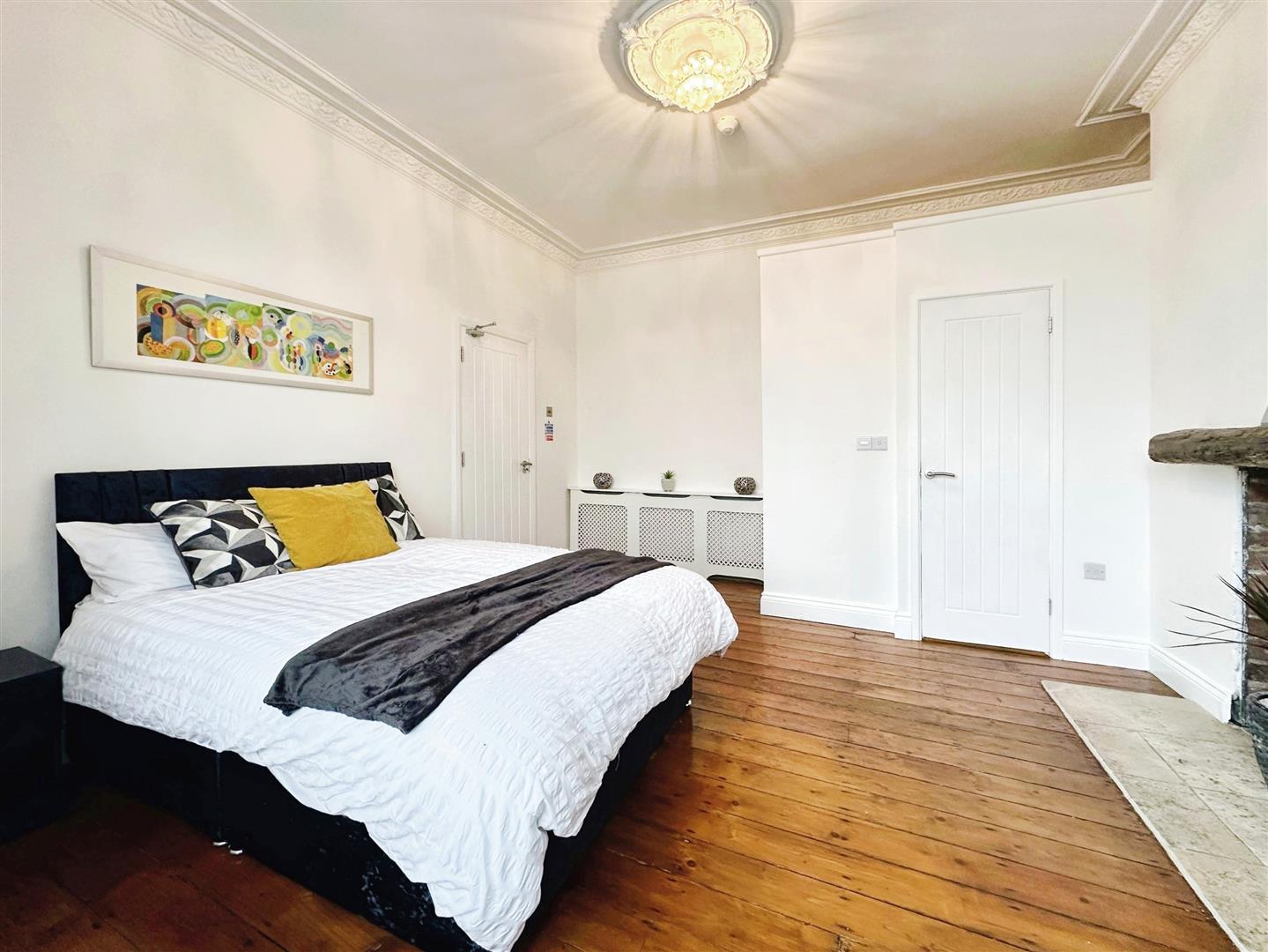 Room Westoe Road in South Tyneside