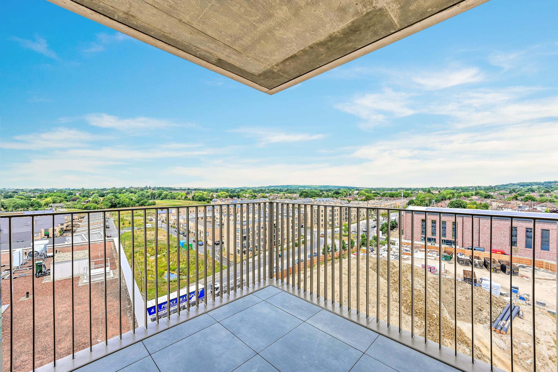 Flat Harrow View in Greater London