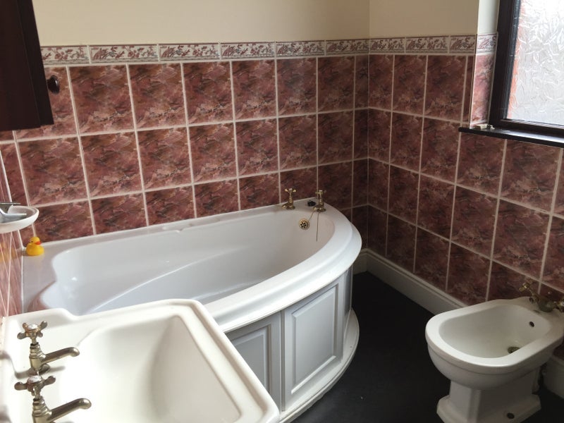 Room Holmes Court in Preston