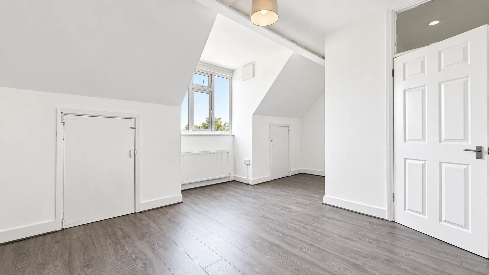 Flat Falconwood Parade in Greater London