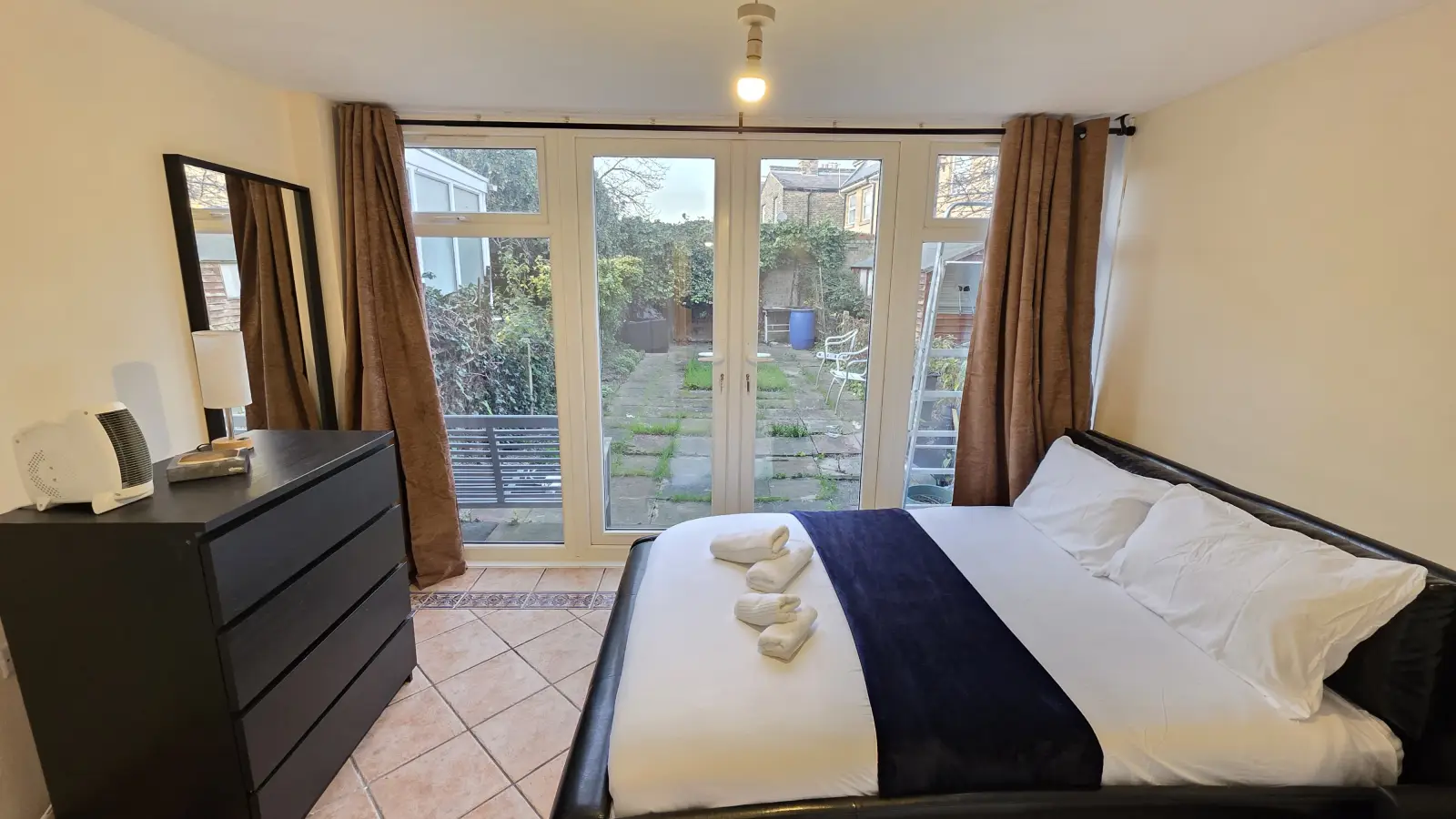 Flat Torrens Road in Greater London