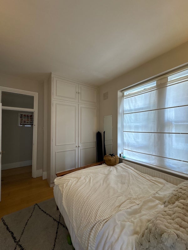 Room Ashburnham Road in Greater London