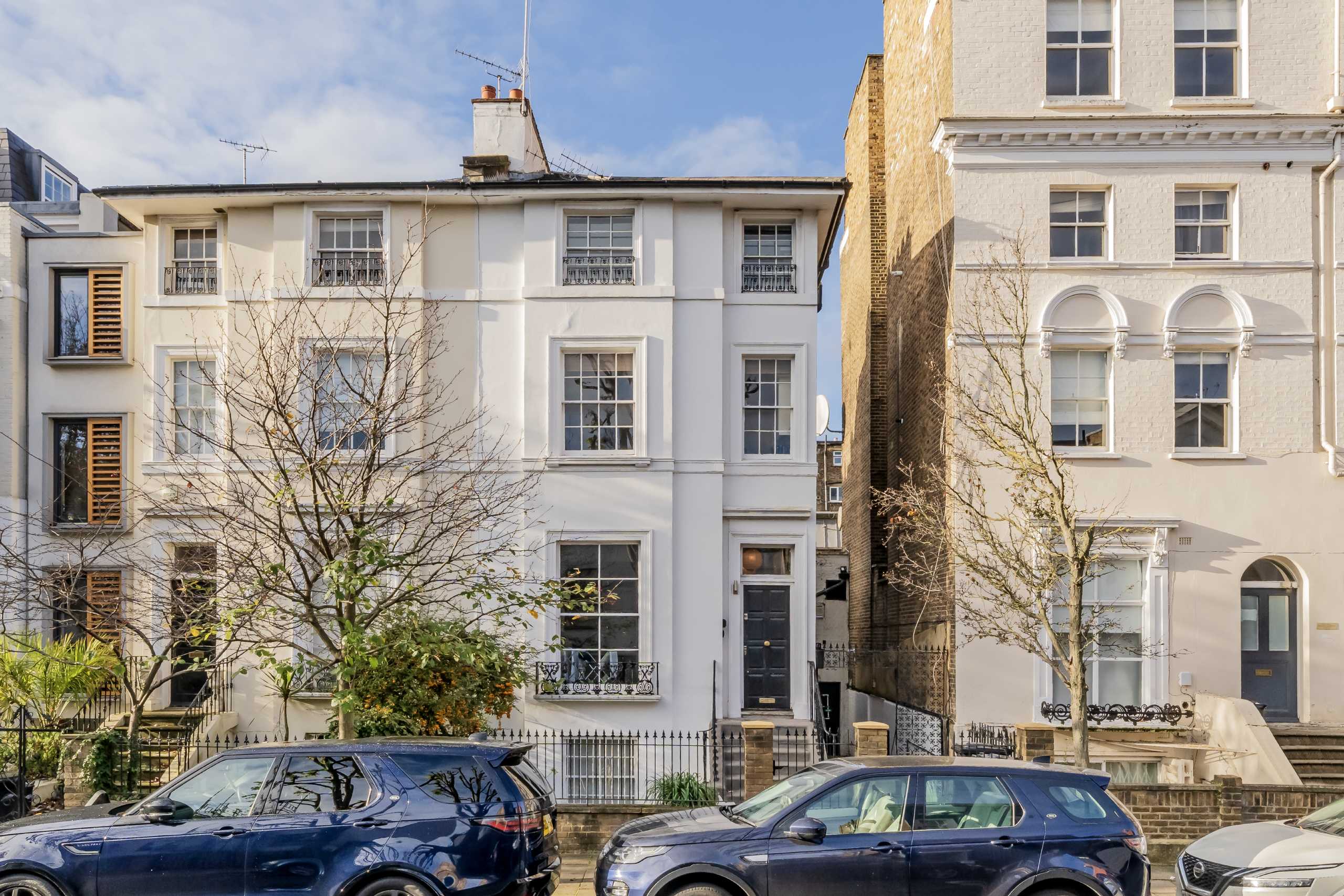 Flat Monmouth Road in City of Westminster