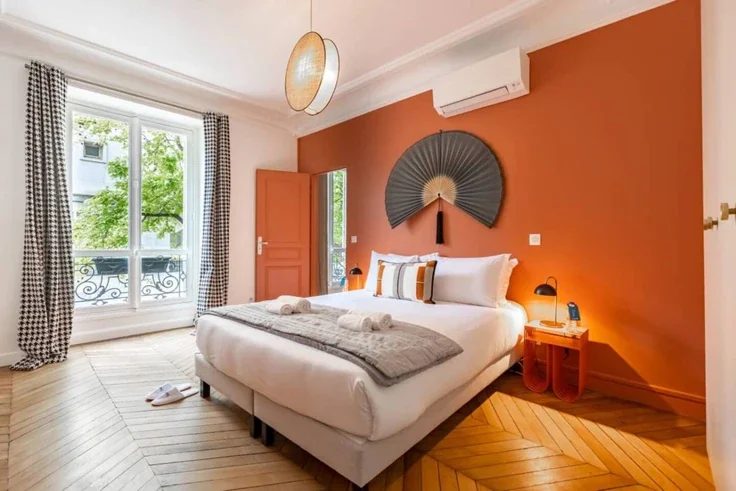 Flat Avenue de Wagram in Paris