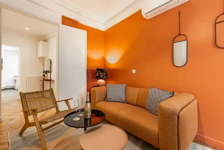 Flat Avenue de Wagram in Paris