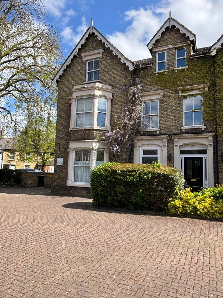 Flat Burghley Road in Peterborough