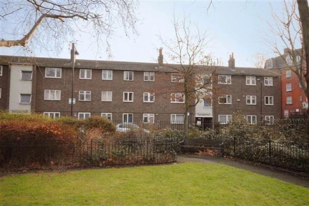Room Beaumont Square in Greater London
