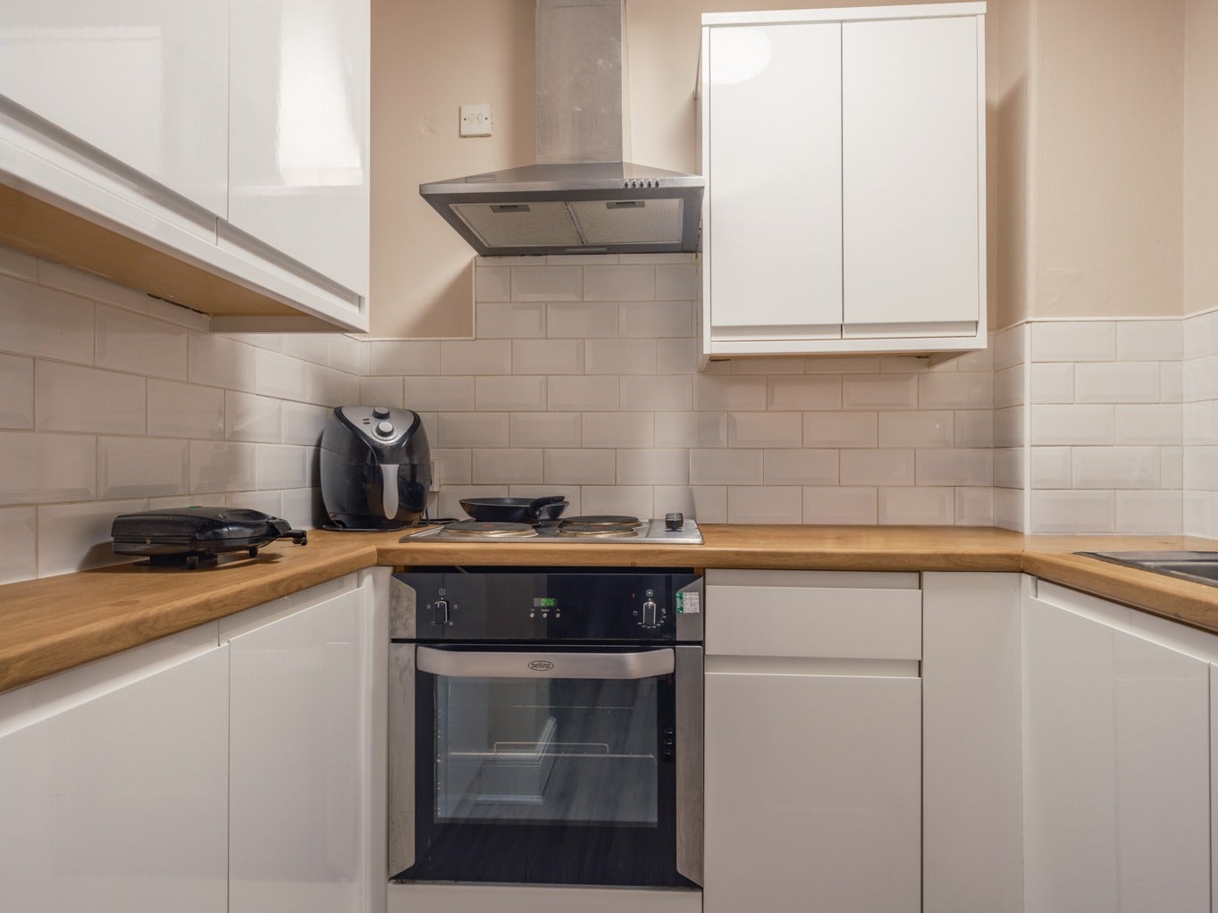 Room Dinsdale Road in Newcastle upon Tyne