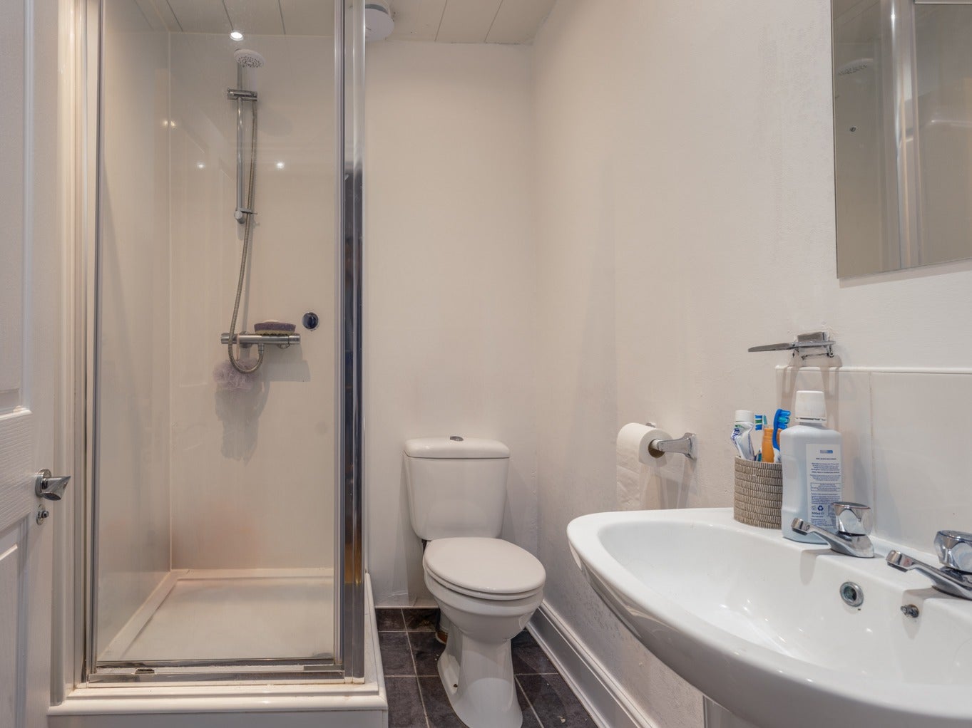 Room Dinsdale Road in Newcastle upon Tyne
