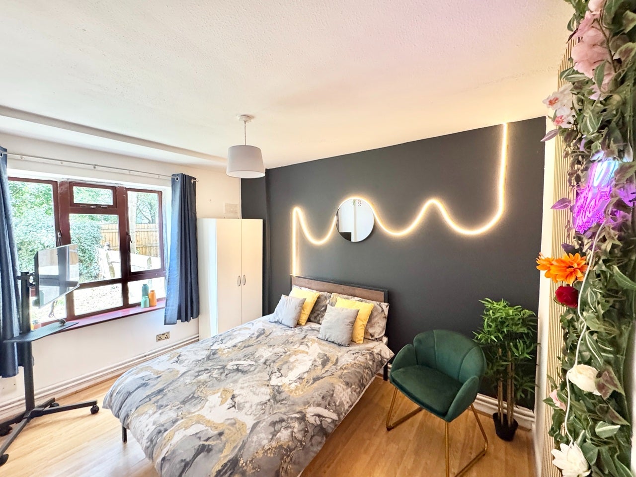 Room Fonthill Road in Greater London