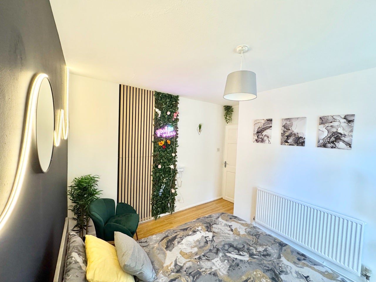 Room Fonthill Road in Greater London